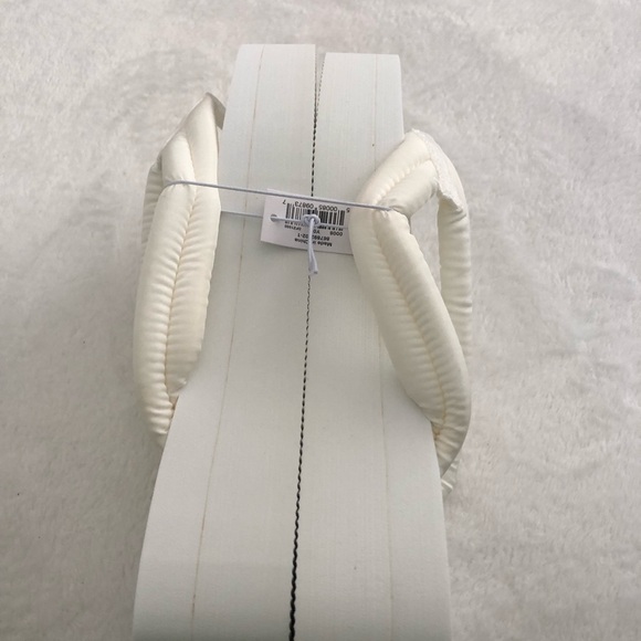 New old navy puffy platform sandals slides, women size 8 - Picture 8 of 12